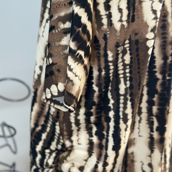 Brown and Cream Women's Blouse - Picture 2 of 7